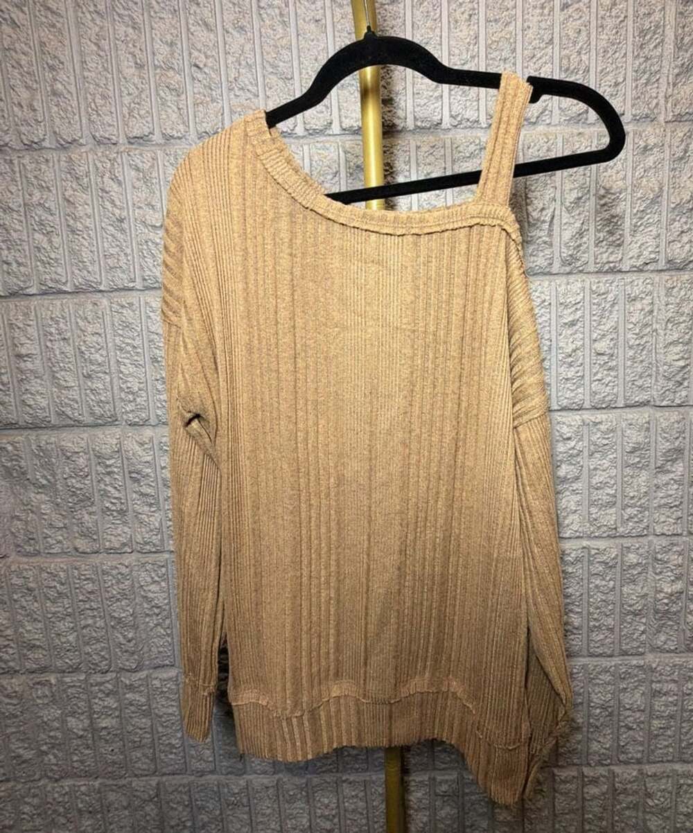 609 Daytrip Sweater Size S Tan Cold Shoulder Ribbed Knit